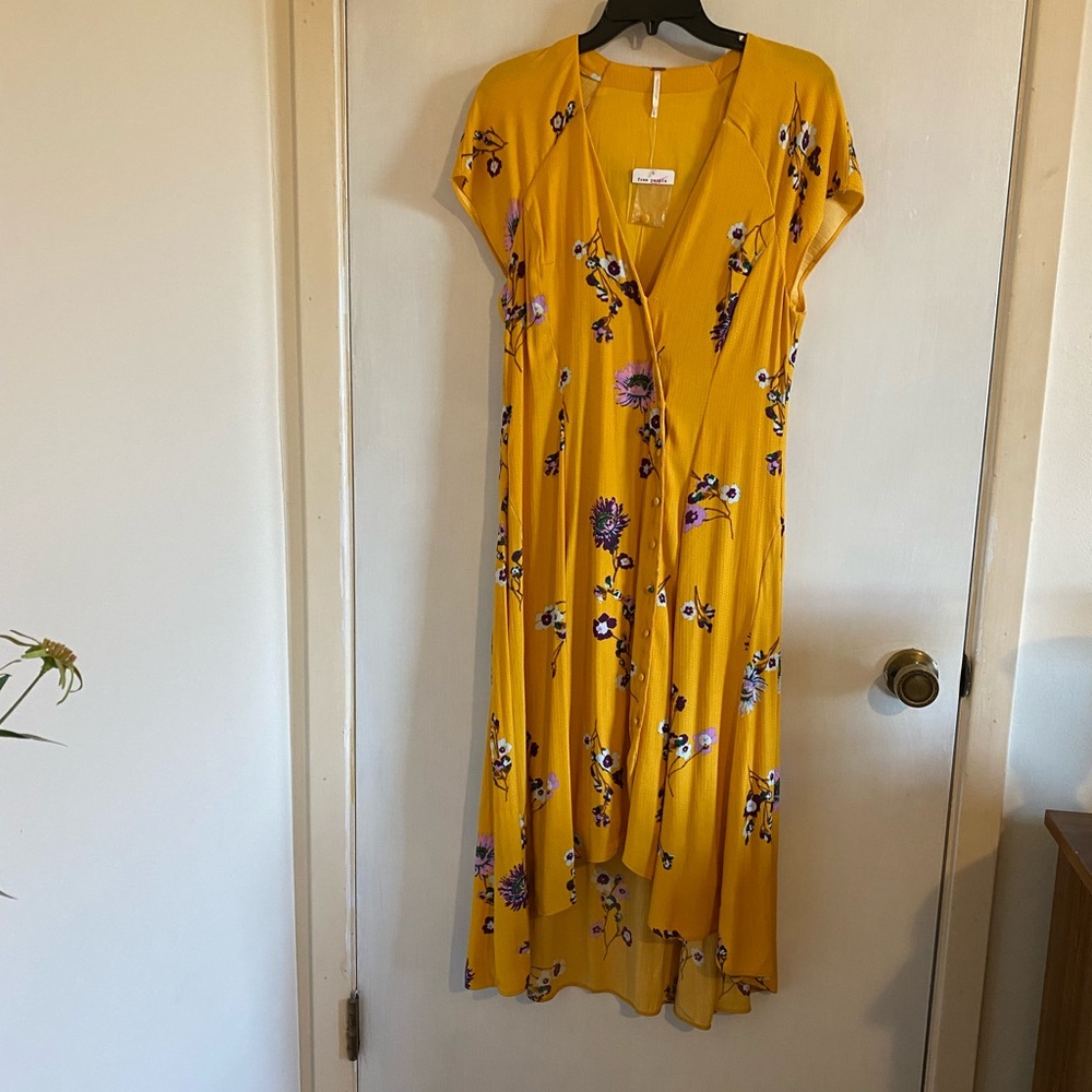 Free People - Picture 2 of 14